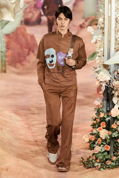 Look 29